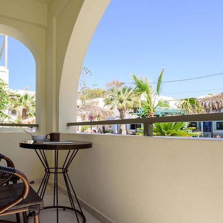 Zephyros Hotel Kamari  Luaran gambar