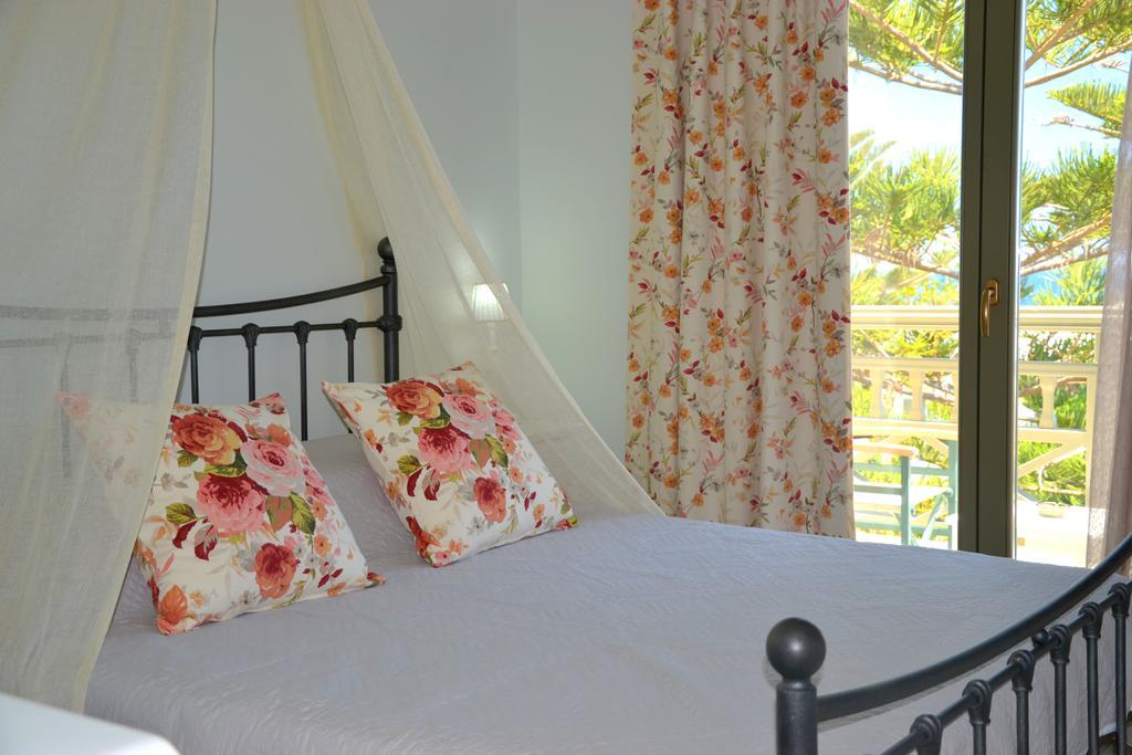 Zephyros Hotel Kamari  Luaran gambar